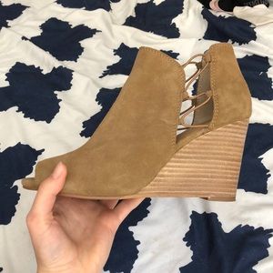 Lucky brand beige wedges